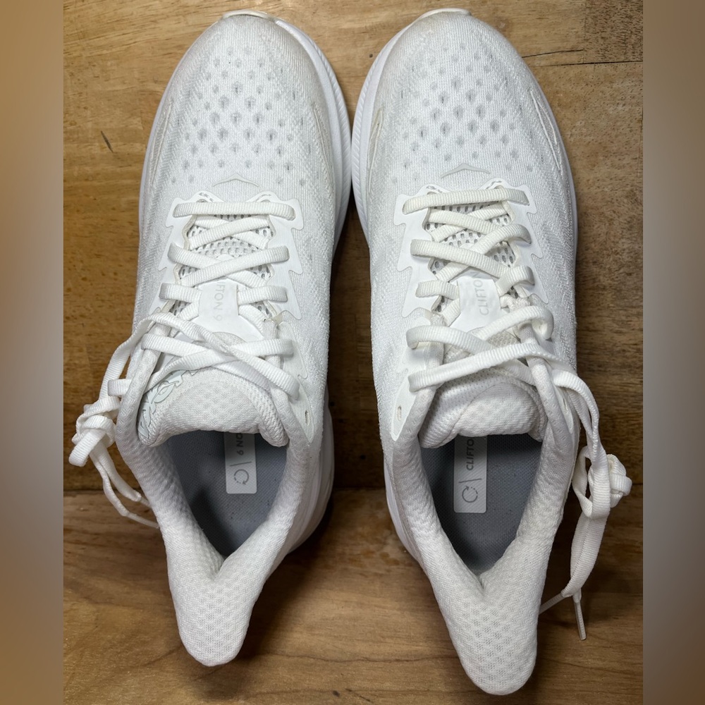 Hoka One One Clifton 9 REFLECTIVE Womens Size 7.5 Running Shoes Sneakers White - Picture 7 of 12